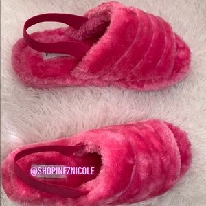 Faux fur slides